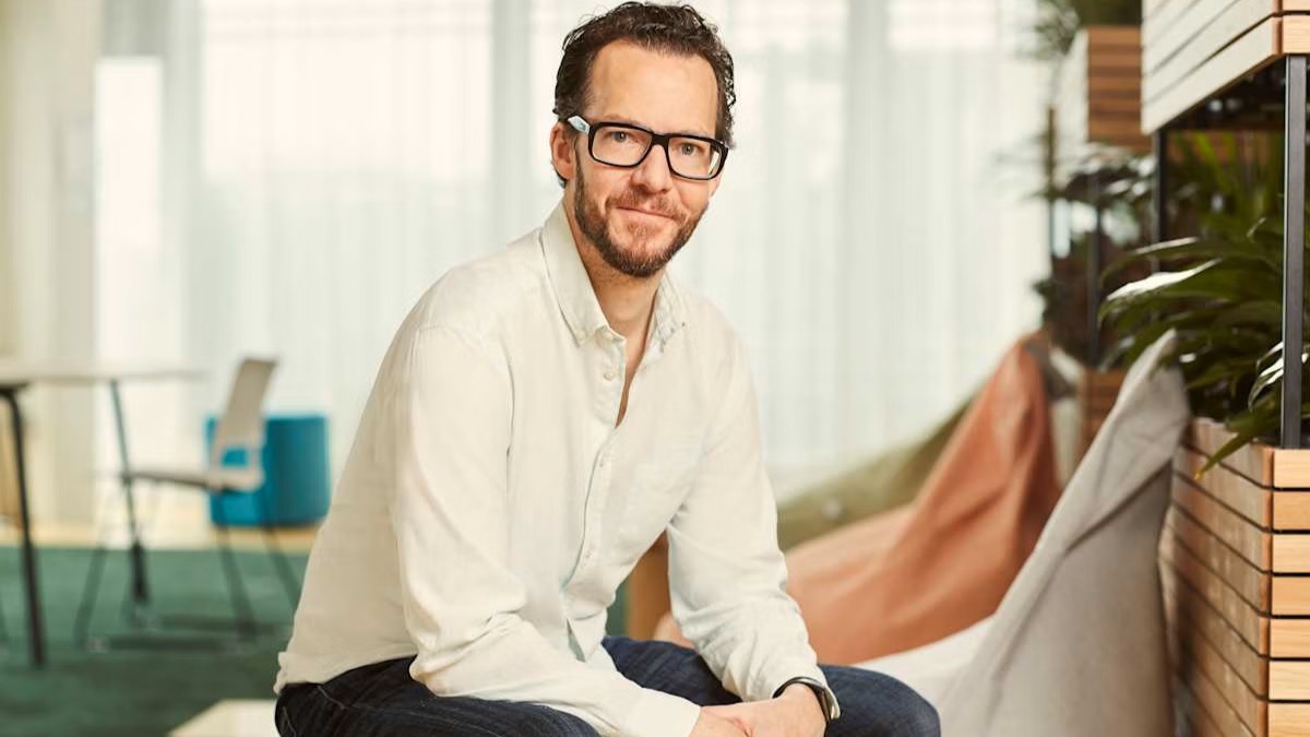 5. UKTV. Richard Watsham.jpg