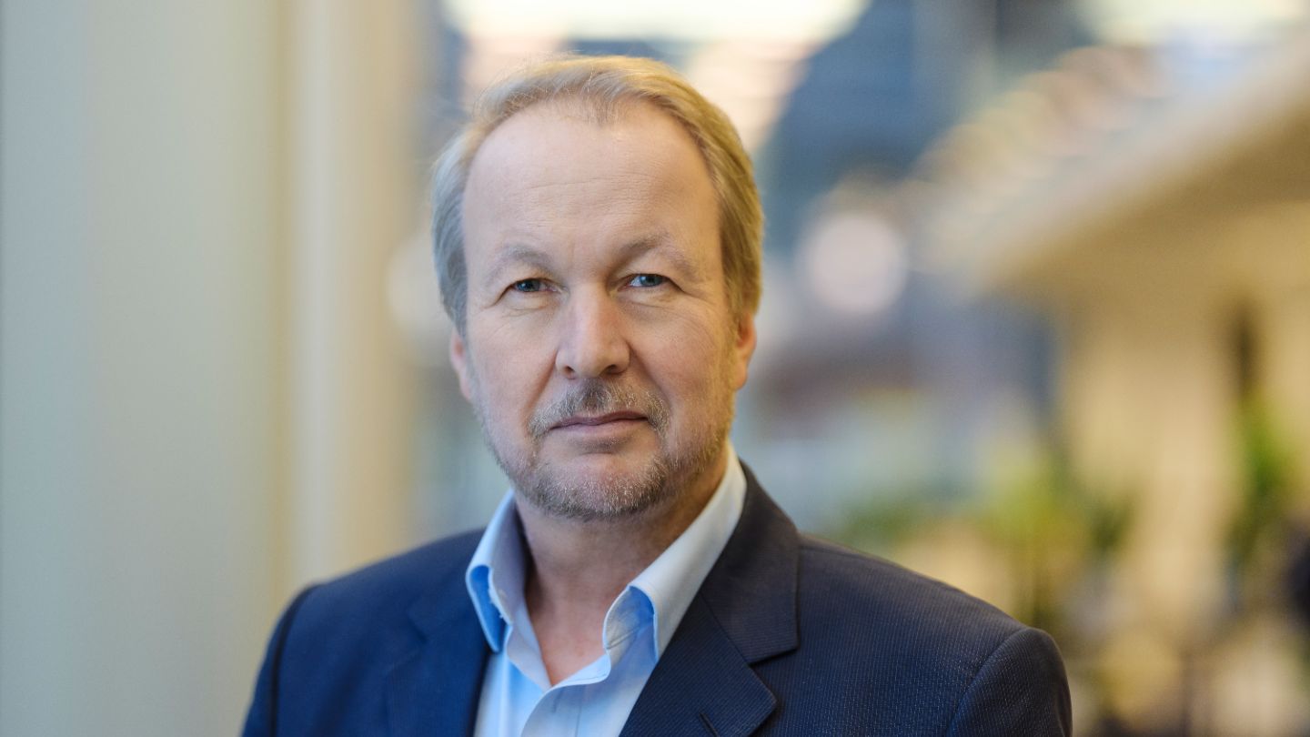 Ian+Rumsey+_copyright ITN Peter Searle.jpg