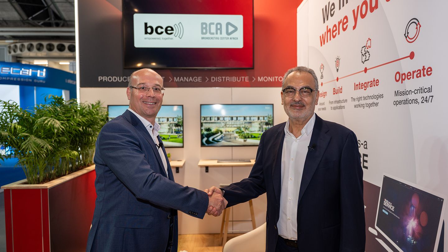 D3 BCE Handshake DBB08907.jpg